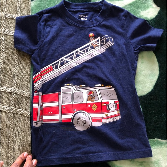 Bundle of toddler boys short sleeved shirts - Picture 5 of 10